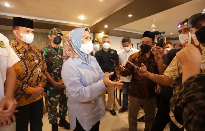 Bupati Serang Pastikan Anyer Aman Bagi Wisatawan