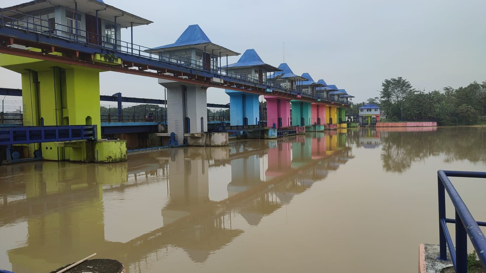 Cek Debit Air Bendung Baru Pamarayan Desa  Panyabrangan Kec. Cikeusal
