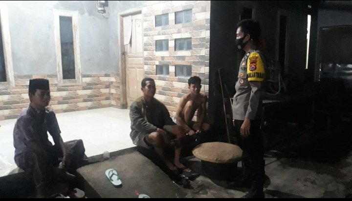 Sambang Desa Dengan Mengedukasi Masyarakat Oleh Bhabinkamtibmas