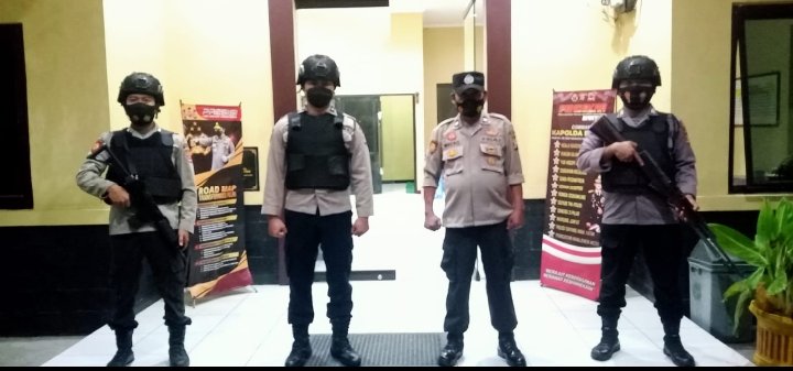 Mengantisipasi Gangguan Keamanan, Pawas Polsek Cikeusal Polres Serang Gelar Sispam Mako