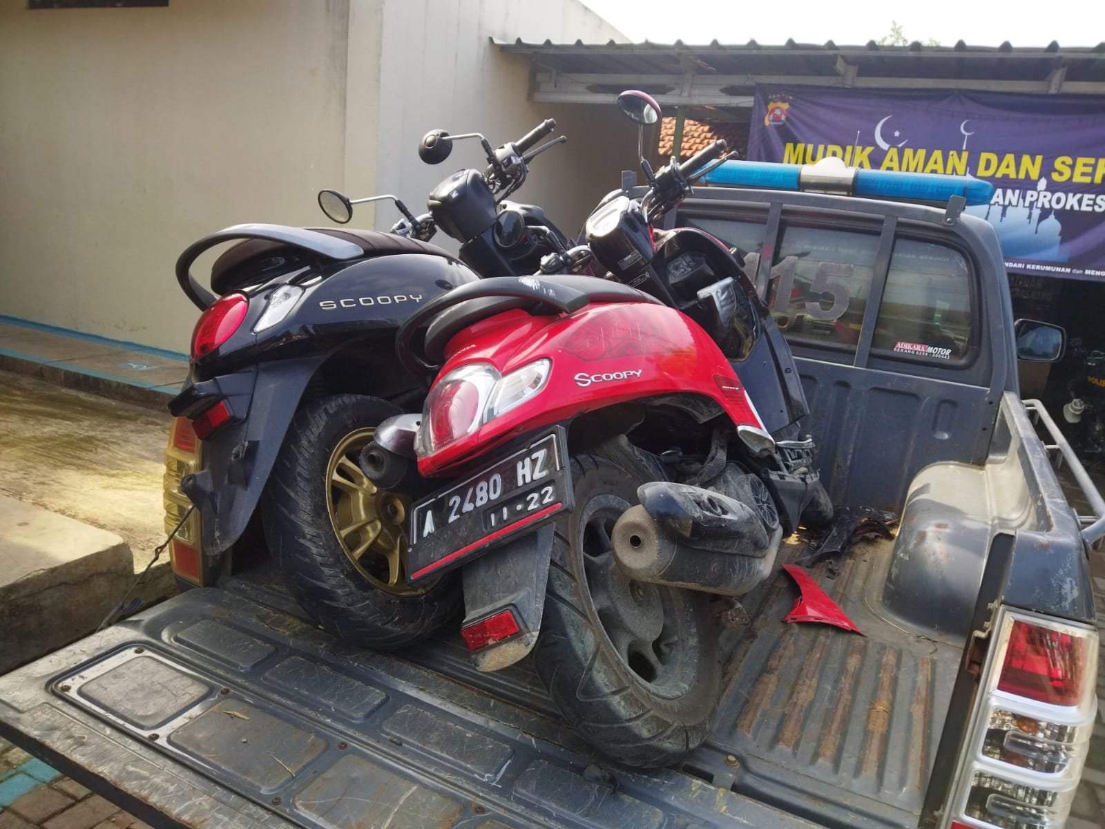 Korban Luka-Luka, Satlantas Polres Serang Evakuasi Kecelakaan Motor