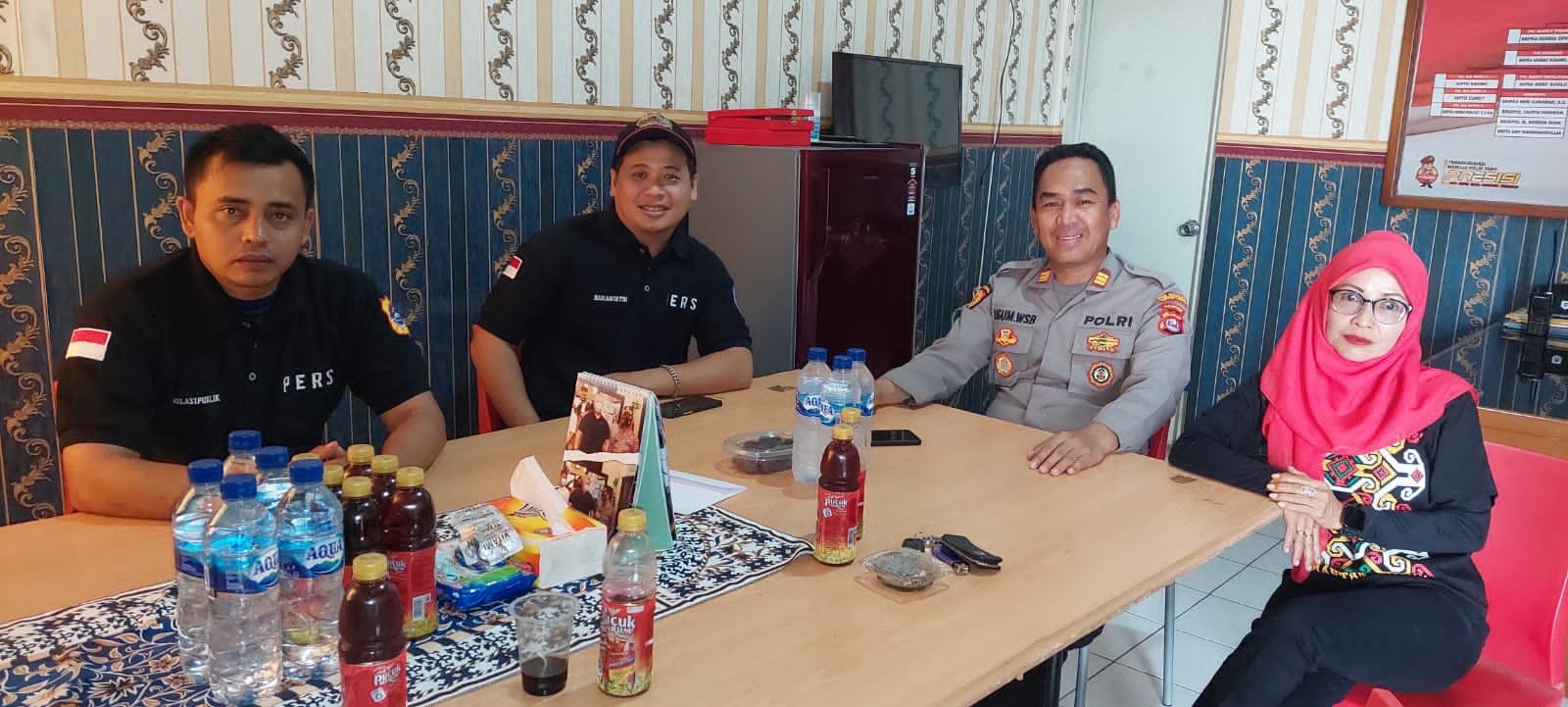 Sejumlah Wartawan IMM Polda Banten Sambangi Kapolsek Kasemen Dalam Rangka Silaturahmi