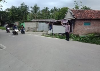 Polsek Pamarayan Polres Serang Melaksanakan Strong point Pagi Pengaturan Lalin di pertigaan Pamarayan