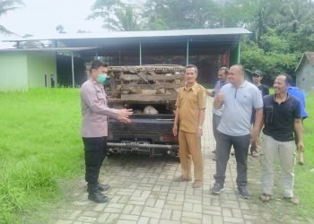 Menjelang Hari Raya Idul Adha 1443 H Kapolsek Rangkasbitung Polres Lebak Turun Langsung Monitoring Ke Pedagang Hewan Ternak Terkait Penyakit PMK