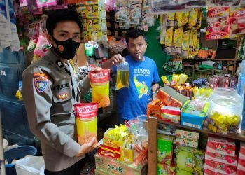 Polsek Cikeusal Gencar Melaksanakan Giat Cek Ketersediaan stok dan Harga Minyak Goreng