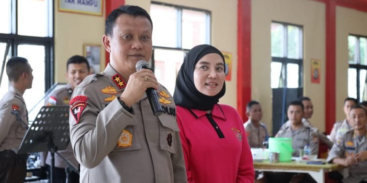 Penuh Haru, Ini Suasana Saat Kapolda Banten Video Call Dengan Orangtua Siswa SPN