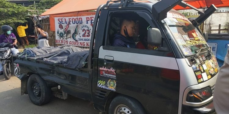 Satlantas Polres Serang Evakuasi Kecelakaan Beruntun yang Mengakibatkan Satu Korban Meninggal Dunia