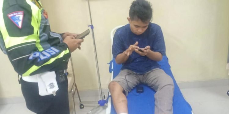 Satlantas Polresta Serang Kota Evakuasi Korban Kecelakaan Beruntun