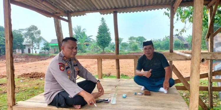 Kapolsek Cikeusal Laksanakan Giat Sambang Warga” Perkuat Jalin Silaturahmi