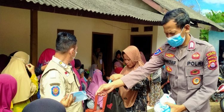 Melaksanakan Kegiatan Program Kapolres Lebak “LEBAK KANEKES” Di wilayah hukum Polsek Banjarsari