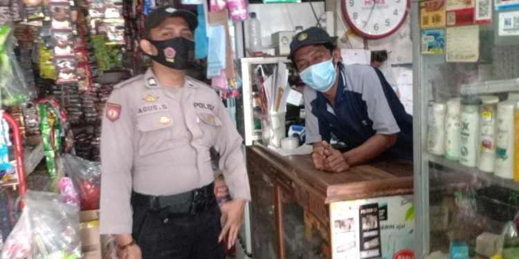 Bhabinkamtibmas Polsek Bayah Polres Lebak Sambangi Warga Sampaikan Pesan Kamtibmas