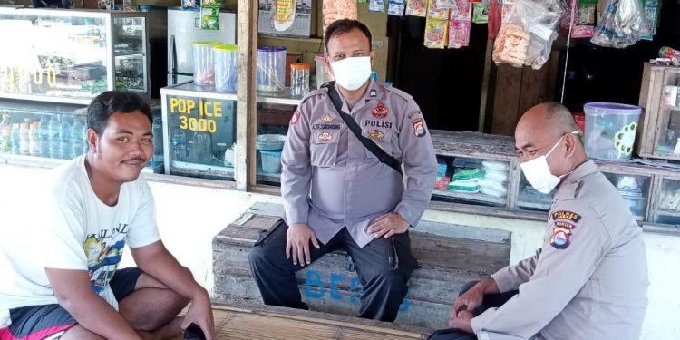 Melaksanakan Kegiatan Program Kapolres Lebak “YUK NGOPI BAE” Di wilayah hukum Polsek Banjarsari