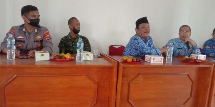 Polsek Rangkasbitung Polres Lebak Melaksanakan Sinergitas Tiga Pilar Menghadiri Sosialisasi BIAN Sekaligus Sambang di Desa Citeras
