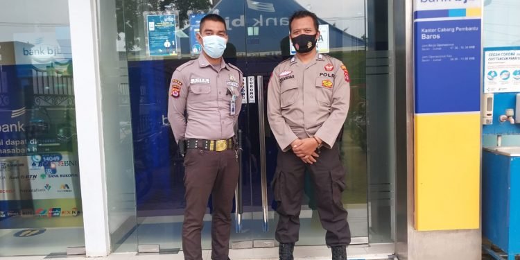 Pengamanan Obyek Vital Bank BJB Oleh Anggota Polsek Baros Polresta Serkot Polda Banten