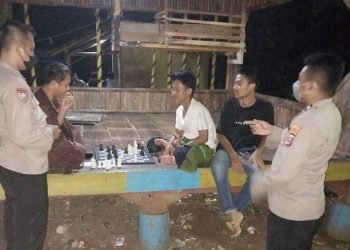 Patroli Malam, Petugas Polsek Baros Polresta Serkot Sambangi masyarakat