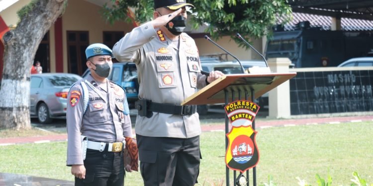 Kapolresta Serkot Pimpin Upacara Kenaikan Pangkat Personel Polresta Serkot