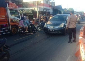 Hari Weekend, Polsek Baros Polresta Serkot Lakukan Pengaturan Lalu Lintas Jalur Wisata Serang-Pandeglang