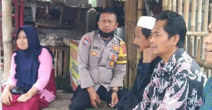 Patroli Dialogis Bhabinkamtibmas Sampaikan Pesan Kamtibmas