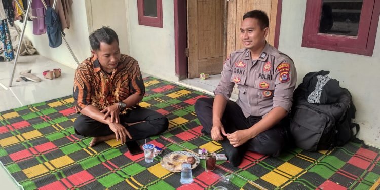 Bhabinkamtibmas Polsek Baros Jalin Silaturahmi Dengan Warga Binaan