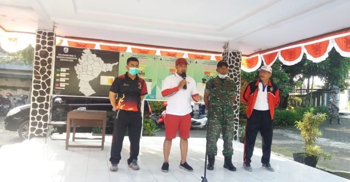 Kapolsek Rangkasbitung Polres Lebak Menghadiri Giat Gerak Jalan Santai Menyambut HUT RI Ke 77 di Kecamatan Rangkasbitung