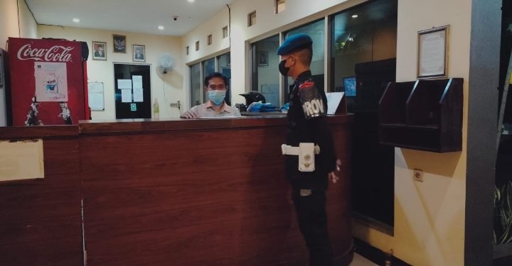Tegakkan Kedisiplinan Personel, Provos Satbrimob Polda Banten Lakukan Razia Tempat Hiburan Malam