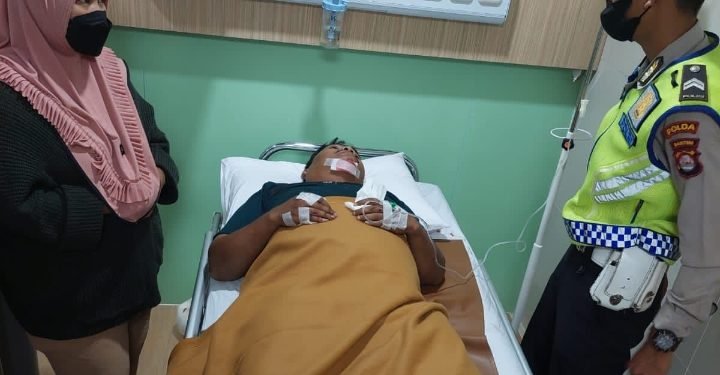 Tidak Kontrol Jarak, Bus Penumpang Tabrak Karambol di Tol Merak