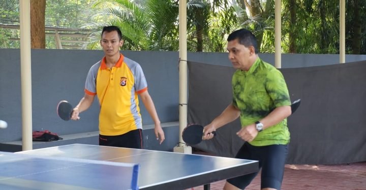 Jaga Kebugaran, Wakapolda Banten Olahraga Bersama Personel