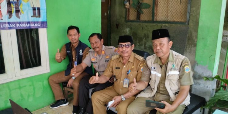 Kapolsek Leuwidamar bersama Puskesmas Leuwidamar Laksanakan Imunisasi Bulanan