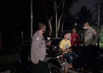 Cegah Kenakalan Remaja Patroli Malam Polsek Baros Polresta Serkot Beri Himbau Pemuda.