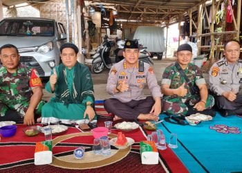 Warung Jum’at Barokah, Ditpamobvit Polda Banten Bagikan Sembako ke Ponpes Manba’ul Ulum Kota Serang