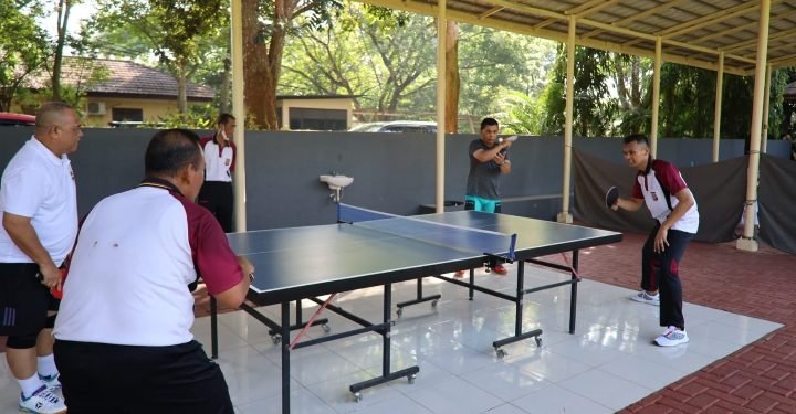 Jaga Kebugaran, Wakapolda Banten Olahraga Bersama Personel