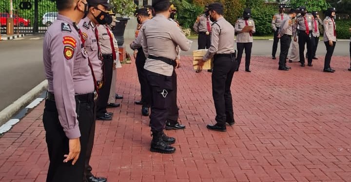 Dirpamobvit Polda Banten, Berikan Teladan Kepedulian Terhadap Sesama Saat Apel Pagi