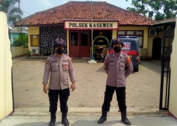 Tingkatkan Keamanan Mako Polsek Kasemen, Anggota melaksanakan Sispam Mako