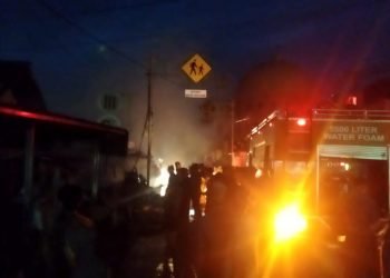 Polsek Baros Polresta Serang Kota Datangi TKP Kebakaran