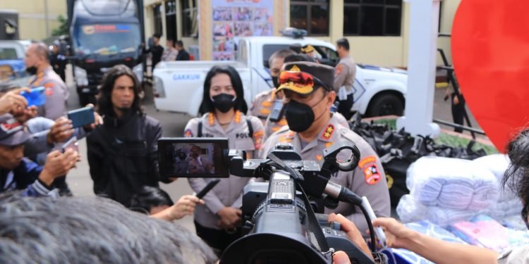Tim Dokkes Polri Dikerahkan Bantu Korban Gempa di Cianjur, Ada Dokter hingga Ambulans
