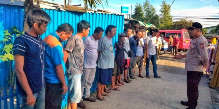 Kasubsektor Kibin Polsek Cikande, Berikan Penyuluhan Tertib Berlalulintas Kepada Sopir Angkot Terminal Jalur C Nikomas