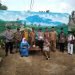 Sukseskan Lomba Kampung Bersih Dan Aman (LKBA), Personel Bhabinkamtibmas Polsek Mancak Polres Cilegon Polda Banten Dampingi Team Juri Ke Desa Waringin.