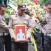 Polres Serang menggelar upacara penyerahan Jenazah Almarhum Iptu Sunarta dari pihak keluarga kepada Negara, untuk dilakukan pemakaman secara kedinasan