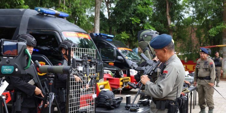 Dansat Brimob Polda Banten Cek Kesiapan Personel dan Peralatan