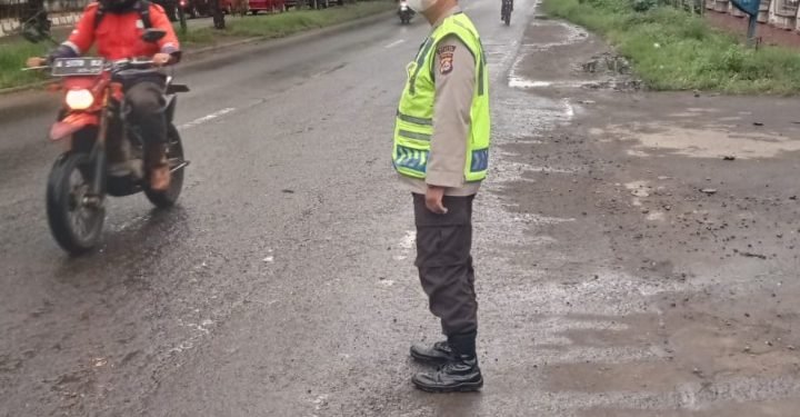 *Polsek Purwakarta Lakukan Gatur Lantas Pagi Hari, Cegah Kemacetan Dan Laka Lantas