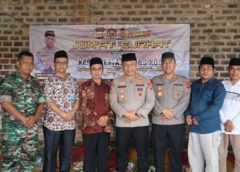 Dekatkan Diri Dengan Masyarakat Kasemen, Kapolresta Serang Kota Laksanakan Jumat Curhat