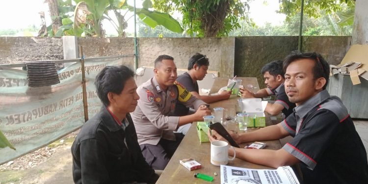 Sambang Desa Dengan Mengedukasi Masyarakat Oleh Bhabinkamtibmas Polsek Petir