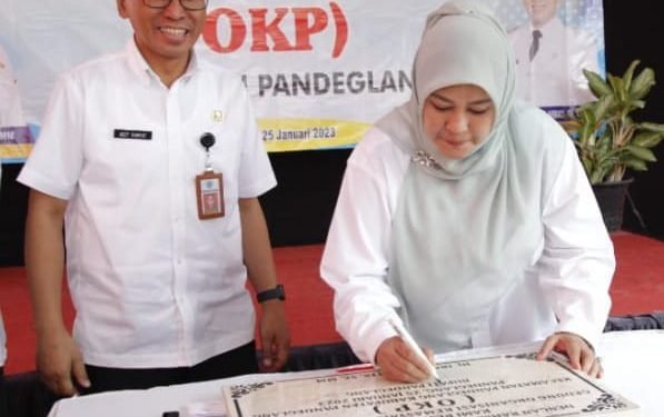 Kadis PUPR Pandeglang Dampingi Bupati Irna Resmikan Gedung OKP