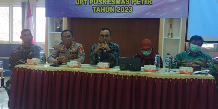 Puskesmas Petir Mengundang Kapolsek Petir Polres Serang Polda Banten Dalam Kegiatan Perencanaan Tingkat Puskesmas pada UPT Puskesmas Petir