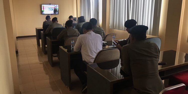 Dansat Brimob Polda Banten Ikuti Upacara Pembukaan Latihan Terjun Payung Secara Virtual