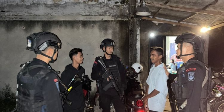 Guna Ciptakan Situasi Aman dan Kondusif, Personel Satbrimob Polda Banten Rutin Patroli