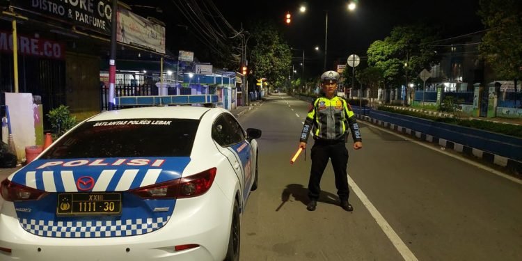 Cegah Balap Liar dan Geng Motor, Sat Lantas Polres Lebak Laksanakan Patroli “Blue Light Patrol”