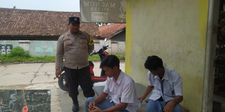 Kegiatan Patroli Polsek Kopo Polres Serang Antisipasi  Tawuran Berikan Himbauan Kamtibmas Kepada Pelajar