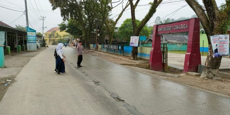 Antisipasi Gangguan Kamtibmas, Anggota Polsek Cimarga Melaksanakan Kegiatan Strong Point