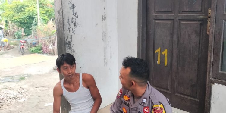 Duduk bersama bareng Dengan Warga, “YUK NGOPI WAE” Bhabinkamtibmas Polsek Puloampel Polres Cilegon Duduk Bersama
